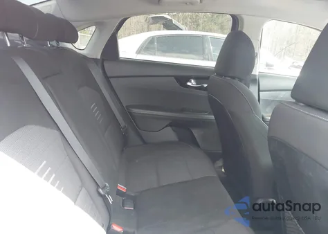 2019 Kia Forte S z USA, uszkodzony, nr VIN 3KPF34AD3KE048077